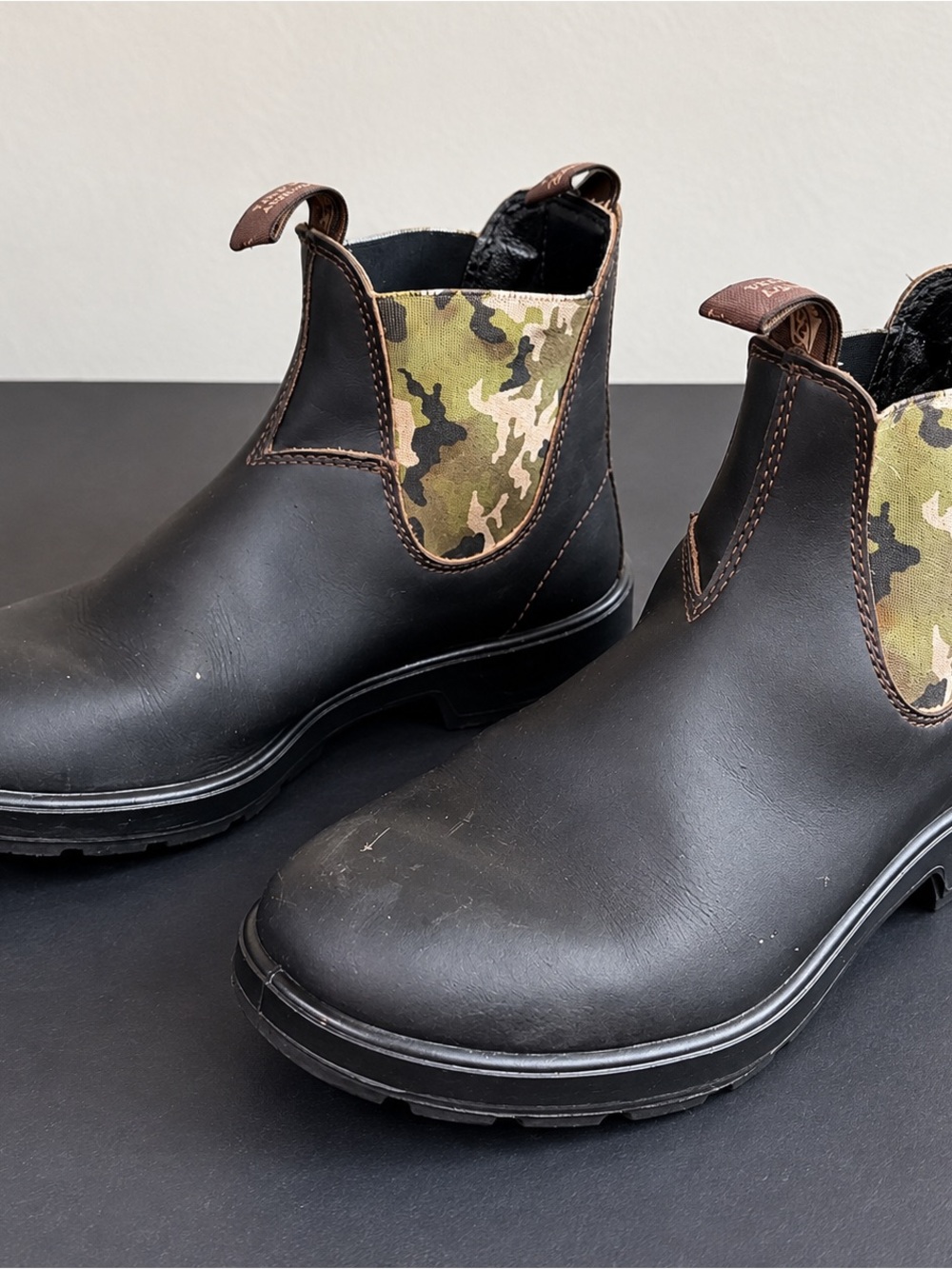 Blundstone Black Chelsea Boots with Camo Elastic Panels